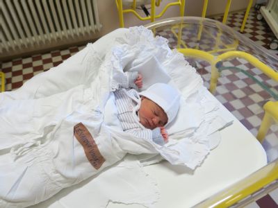 Prvé bábätko v sieti nemocníc AGEL sa narodilo v prvej minúte Nového roka