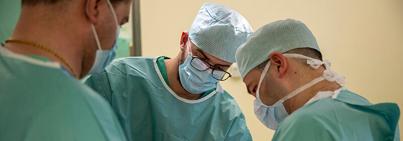 Lekár v špecializačnej príprave na oddelenie plastickej chirurgie